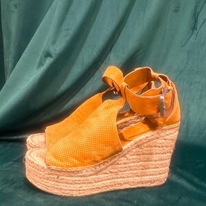 Marc Fisher Carmel‎ tan leather espadrille’s Wedge Sandals